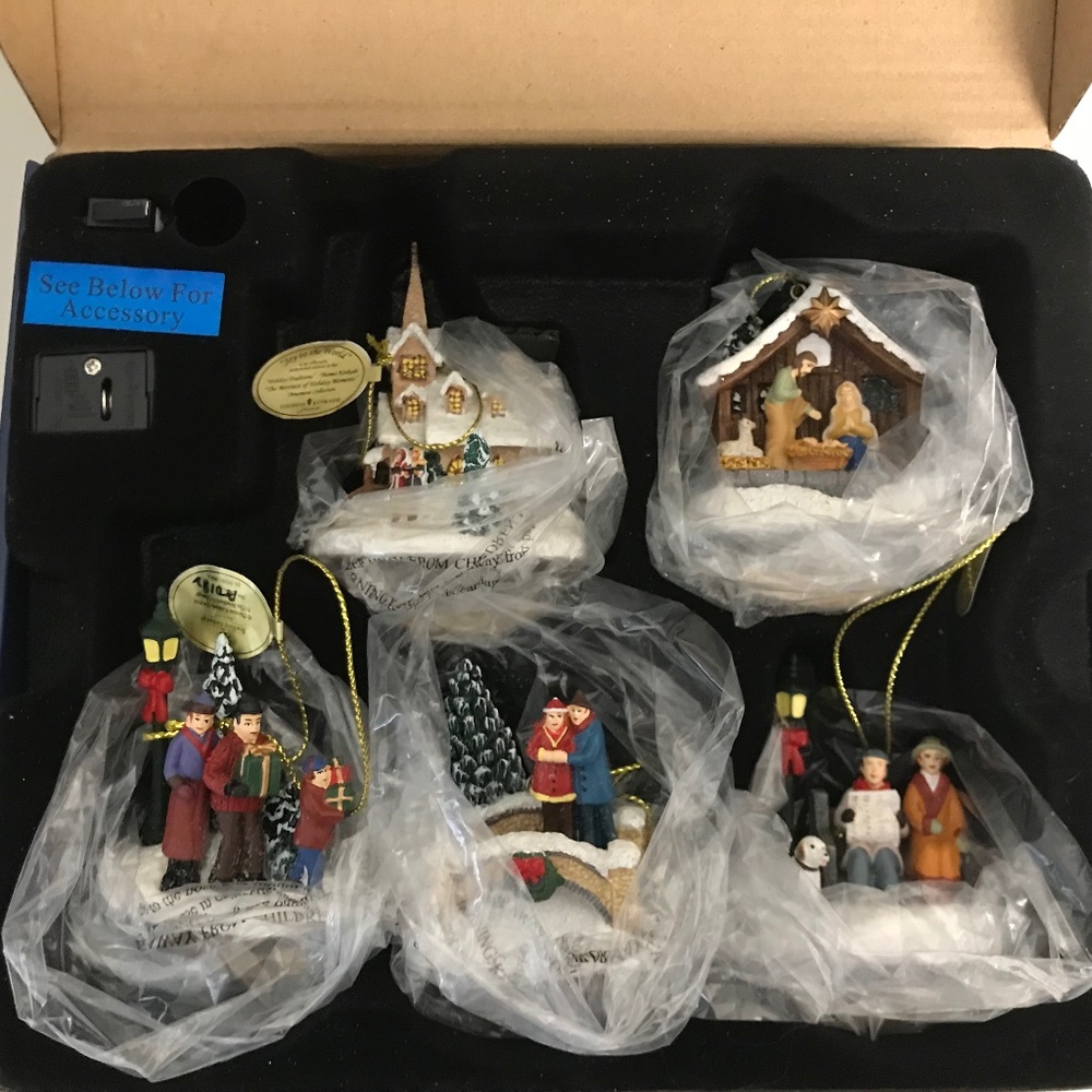 Thomas Kinkade Set of 5 “Merriest Holiday Moments” Christmas Ornaments NIB